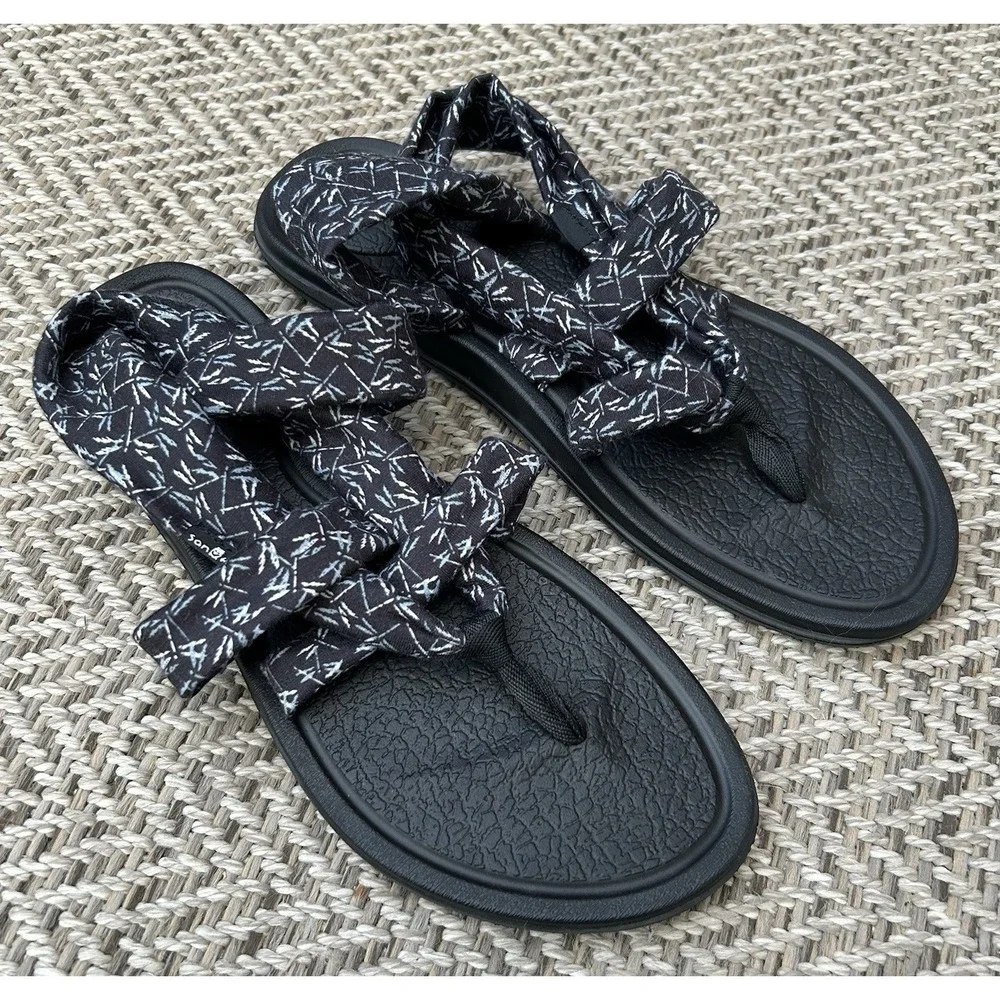 Sanuk cute sandal